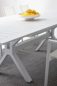 Casa Padrino Luxus Gartentisch Weiß 200-300 x 110 x H. 76 cm - Ausziehbarer Esstisch aus pulverbeschichtetem Aluminium - Luxus Garten & Terrassen Tisch - Luxus Garten & Terrassen Möbel