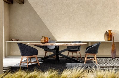 Casa Padrino Luxus Gartentisch Naturfarben / Schwarz 240 x 110 x H. 77 cm - Ovaler Esstisch mit Teakholz Tischplatte - Garten & Terrassen Tisch - Luxus Garten & Terrassen Möbel
