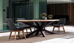 Casa Padrino mesa de jardín de lujo natural / negro 240 x 110 x A. 77 cm - Mesa de comedor ovalada con tablero de teca - Mesa de jardín y terraza - Muebles de jardín y terraza de lujo
