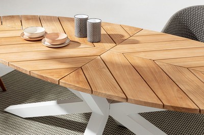Casa Padrino Luxus Gartentisch Naturfarben / Weiß 240 x 110 x H. 77 cm - Ovaler Esstisch mit Teakholz Tischplatte - Garten & Terrassen Tisch - Luxus Garten & Terrassen Möbel