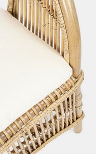 Casa Padrino Luxus Gartensessel Naturfarben / Weiß 68 x 65 x H. 82 cm - Rattan Garten & Terrassen Sessel mit Sitzkissen - Garten & Terrassen Möbel - Luxus Qualität