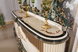 Casa Padrino conjunto de muebles barrocos de lujo blanco / verde / oro - 1 Aparador Barroco con 4 Puertas y 1 Espejo de Pared Barroco - Muebles Barroco - Noble y Magnífico