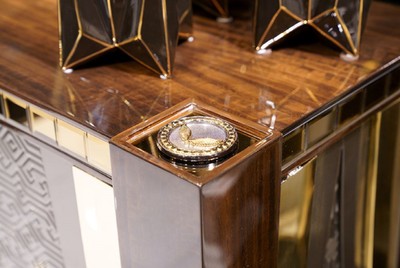 Casa Padrino Luxus Möbel Set Braun / Silber / Gold - 1 Luxus Sideboard mit 4 Türen & 2 Luxus Wandspiegel - Moderne Luxus Möbel