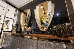 Casa Padrino conjunto de muebles de lujo marrón / plata / oro - 1 Aparador de Lujo con 4 Puertas y 2 Espejos de Pared de Lujo - Muebles de lujo modernos