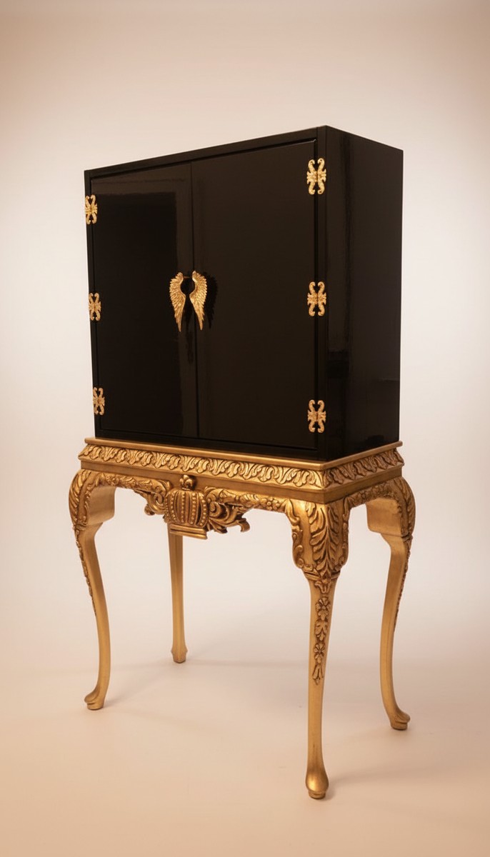 Pompöös by Casa Padrino Luxus Barock Barschrank Schwarz / Gold - Pompööser Barock Weinschrank designed by Harald Glööckler - Barock Bar Möbel - Edel & Prunkvoll Pompöös by Casa Padrino Luxus Barock Barschrank Schwarz / Gold - Pompööser Barock Weinschrank designed by Harald Glööckler - Barock Bar Möbel - Edel & Prunkvoll