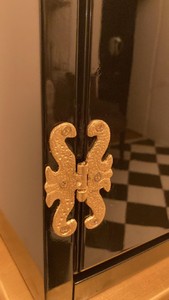 Pompöös by Casa Padrino Luxus Barock Barschrank Schwarz / Gold - Pompööser Barock Weinschrank designed by Harald Glööckler - Barock Bar Möbel - Edel & Prunkvoll