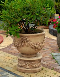 Casa Padrino pot de fleurs baroque avec piédestal beige Ø 47 x H. 79 cm - Magnifique cache-pot avec piédestal rond de style baroque - Accessoires de décoration de jardin baroque