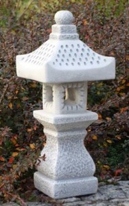 Casa Padrino Lampe de Jardin Style Japonais Blanc / Gris 12 x 11 x H. 40 cm - Petite Lampe de Jardin & Patio - Lanterne de Jardin Résistante aux Intempéries - Eclairage de Patio de Jardin