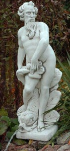Casa Padrino scultura gargoyle Art Nouveau nettuno con pesce grigio 19 x 21 x A. 83 cm - Elegante figura in pietra gargoyle - Accessori per Decorazione del Giardino Barocco e Art Nouveau
