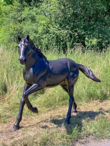 Casa Padrino Luxus Bronze Deko Skulptur Pferd 188 x 64 x H. 157 cm - Riesiege Bronze Skulptur - Lebensgroße Tierfigur - XXL Bronze Figur - XXL Garten Skulptur - Luxus Garten Deko
