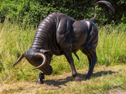 Casa Padrino luxury bronze decorative sculpture bull 230 x 58 x H. 142 cm - Huge bronze sculpture - Life size animal figure - XXL bronze bull figure - XXL garden sculpture - Garden decoration
