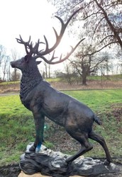 Casa Padrino luxury bronze decorative sculpture deer 196 x 130 x H. 269 cm - Huge bronze sculpture - Life size animal figure - XXL bronze deer figure - XXL garden sculpture - Garden decoration
