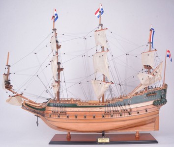 Casa Padrino vaisseau amiral de luxe Batavia naturel / vert / multicolore 94 x 26,7 x H. 74,3 cm - Bateau décoratif fait main - Bateau en bois - Voilier - Navire de guerre - Décoration de luxe