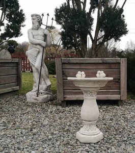 Casa Padrino Jugendstil Vogeltränke mit dekorativen Vögelchen Grau Ø 35 x H. 51 cm - Rundes Garten Deko Stein Vogelbad - Jugendstil Garten & Terrassen Deko Accessoires - Gartenmöbel im Jugendstil