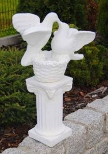 Casa Padrino pilastro barocco con cesto e colombe bianco 40 x 35 x A. 104 cm - Magnifica pilastro da giardino barocco - Pilastro decorativa da giardino - Accessori decorativi per giardini barocchi