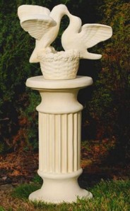 Casa Padrino pilastro barocco con cesto e colombe sabbia 40 x 30 x A. 108 cm - Magnifica pilastro da giardino barocco - Pilastro decorativa da giardino - Accessori decorativi per giardini barocchi