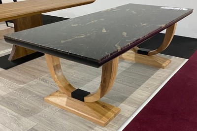 Casa Padrino table à manger de luxe noir / naturel 240 x 100 x H. 77 cm - Table de cuisine rectangulaire avec plateau en granit - Mobilier de salle à manger - Mobilier de luxe - Ameublement de luxe