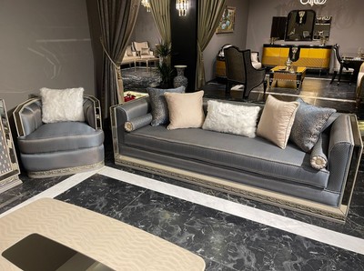 Casa Padrino Luxus Art Deco Sofa Hellblau / Silber / Creme - Verspiegeltes Wohnzimmer Sofa - Wohnzimmer Möbel - Art Deco Möbel - Luxus Möbel - Art Deco Einrichtung - Luxus Einrichtung