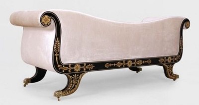 Casa Padrino Luxus Barock Sofa Weiß / Schwarz / Gold - Prunkvolles Wohnzimmer Sofa mit Rollen - Barockstil Wohnzimmer Möbel - Luxus Möbel im Barockstil - Barock Wohnzimmer Einrichtung