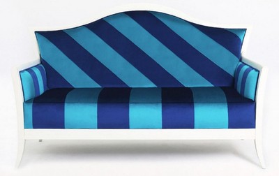 Casa Padrino divano Art Deco di lusso con righe azzurro / blu / bianco - Divano da soggiorno a righe - Mobili del soggiorno - Mobili Art Deco - Mobili di lusso - Arredi Art Deco di lusso