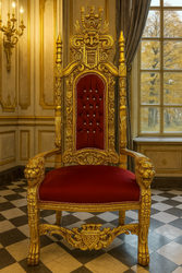 Casa Padrino poltrona trono barocco con tessuto in velluto fine e strass bordeaux rosso / oro - Poltrona reale fatta a mano - Poltrona da sposa - Poltrona gigante - Magnifici mobili barocchi Casa Padrino poltrona trono barocco con tessuto in velluto fine e strass bordeaux rosso / oro - Poltrona reale fatta a mano - Poltrona da sposa - Poltrona gigante - Magnifici mobili barocchi