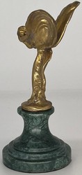 Casa Padrino sculpture poids des papiers de luxe femme aux ailes or / vert 7 x 8 x H. 16 cm - Elégante figure en bronze avec socle en marbre - Décoration de bureau - Décoration de luxe