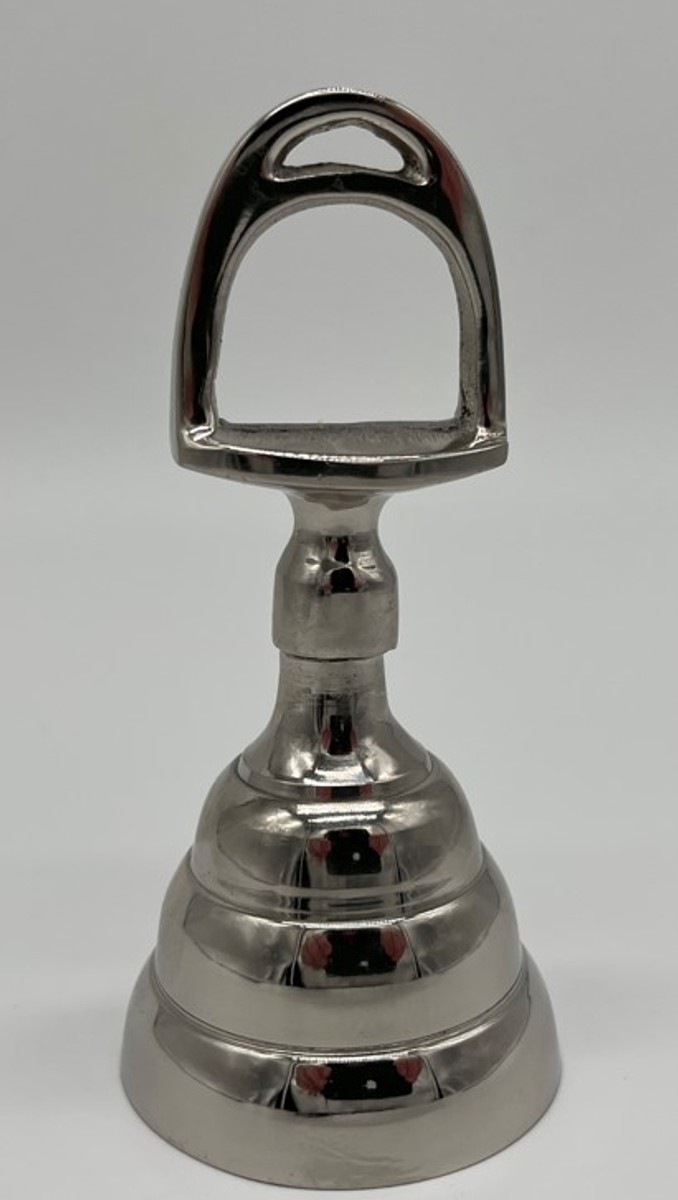 Casa Padrino campana de mano latón niquelado Horsebit Ø 5,5 x A. 12,5 cm - Campana de mesa - Campana de servicio - Campana de gastronomía - Campana de hotel - Accesorios de decoración de hotel y gastronomía Casa Padrino campana de mano latón niquelado Horsebit Ø 5,5 x A. 12,5 cm - Campana de mesa - Campana de servicio - Campana de gastronomía - Campana de hotel - Accesorios de decoración de hotel y gastronomía