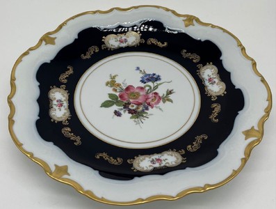 Casa Padrino luxury baroque porcelain plate white / dark blue / multicolored / gold Ø 33 cm - Porcelain dinner plate - Baroque Porcelain Accessories - Reichenbach Porcelain - Made in Germany