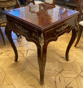 Casa Padrino Barock Beistelltisch mit Schach & Backgammon Spielfläche Dunkelbraun / Braun /  Messing 60 x 60 x H. 71 cm - Antik Stil Möbel - Barock Möbel - Edel & Prunkvoll