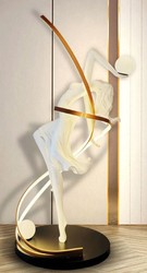 Casa Padrino lampadaire de luxe danceur blanc / laiton / noir H. 179 cm - Lampadaire LED en résine - Lampadaires de luxe - Luminaires de luxe - Meuble de luxe