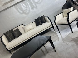 Casa Padrino sillón Art Deco de lujo natural / negro / oro - Sillón de salón - Muebles de salón - Muebles Art Deco - Muebles de lujo - Interiores Art Deco - Interiores de lujo