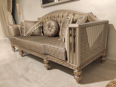 Casa Padrino divano barocco Chesterfield di lusso oro / grigio / oro - Magnifico divano da soggiorno - Mobili di lusso in stile barocco - Mobili da soggiorno in stile barocco - Nobile e Magnifico