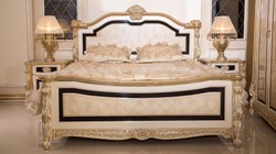Casa Padrino luxury baroque double bed white / beige / black / gold - Magnificent baroque style bed - Luxury bedroom furniture in baroque style - Baroque bedroom furniture - Baroque furnishings