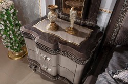 Casa Padrino set per camera da letto barocco di lusso grigio / marrone scuro / oro - 1 Letto Matrimoniale Barocco con Testiera e 2 Comodini Barocchi - Mobili camera da letto di lusso stile barocco