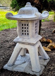 Casa Padrino Lampe de Jardin Style Japonais Pagode Gris 39 x 39 x H. 71 cm - Lampe de Jardin & Patio - Lanterne de Jardin Résistante aux Intempéries - Eclairage de Patio de Jardin