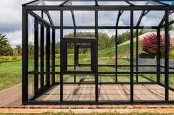 Casa Padrino Luxury Garden House Black 400 x 300 x H. 276.2 cm - Solid Wood Garden House with Glass Windows and Glass Doors - Greenhouse - Luxury Garden Houses - Luxury Greenhouses