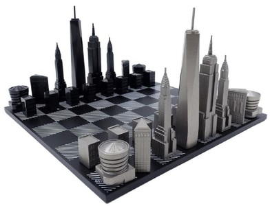 Casa Padrino ensemble de jeu d'échecs de luxe toits de la ville de New York noir / blanc / gris 38 x 38 cm - Échiquier en bois avec pièces d'échecs en acier inoxydable - Accessoires de luxe