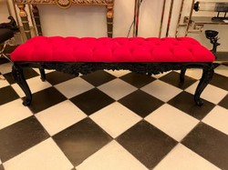 Casa Padrino banco barroco rojo / negro - Banco tapizado de madera maciza con fino terciopelo y pedrería - Muebles barrocos hechos a mano - Noble y Magnífico