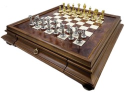 Casa Padrino ensemble de jeu d'échecs de luxe marron / blanc / argent / or 53 x 53 x H. 9,5 cm - Jeu d'échecs en bois - Échiquier en bois avec pièces d'échecs en métal faites à la main