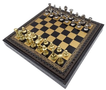 Casa Padrino conjunto de ajedrez de lujo negro / oro / plata 28 x 28 x A. 3,5 cm - Tablero de ajedrez de material similar al cuero con piezas de ajedrez de latón - Accesorios de lujo