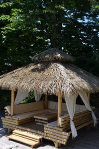 Casa Padrino Luxus Gartenhaus Naturfarben 400 x 400 x H. 350 cm - Wetterbeständiges Bambus Garten Haus - Bambus Pool Haus - Bambus Outdoor Haus - Luxus Bambus Gartenhäuser