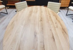 Casa Padrino mesa de comedor de lujo natural / negro 240 x 120 x A. 77 cm - Mesa de cocina ovalada de madera maciza - Muebles de madera maciza - Muebles de comedor - Muebles de lujo