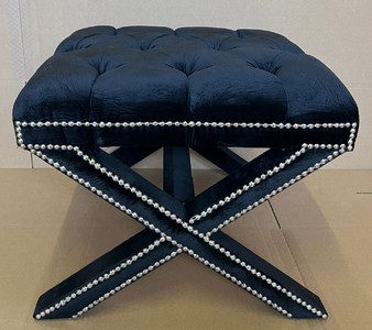Casa Padrino sgabello Neo Classico di lusso nero / argento 56 x 54 x A. 46 cm - Sgabello da soggiorno - Sgabello a croce stile vintage - Mobili da soggiorno - Mobili di lusso