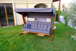 Casa Padrino altalena Hollywood di lusso viola / marrone - Altalena da giardino resistente alle intemperie con tettoia parasole - Mobili per Hotel - Qualità di Lusso Casa Padrino altalena Hollywood di lusso viola / marrone - Altalena da giardino resistente alle intemperie con tettoia parasole - Mobili per Hotel - Qualità di Lusso