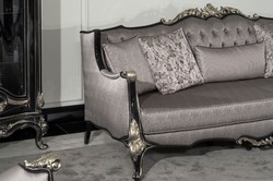 Casa Padrino divano da soggiorno barocco di lusso argento / nero / argento - Magnifico divano barocco fatto a mano con cuscini - Mobili da soggiorno di lusso in stile barocco - Mobili barocchi