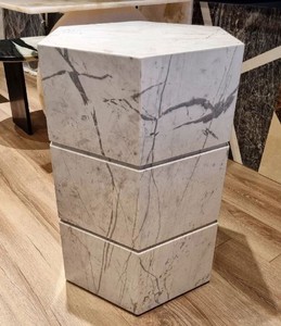 Casa Padrino Luxury Marble Side Table White 40 x 40 x H. 60 cm - Hexagonal Living Room Side Table - Marble Furniture - Luxury Furniture - Luxury Interior