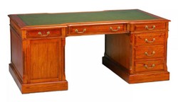 Casa Padrino Barock Luxus Schreibtisch Hell Holz Leder Grün Partnerdesk Luxury Office Desk Baroque Empire