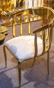 Casa Padrino sedia da pranzo di lusso con braccioli crema / oro - Sedia da cucina imbottita in acciaio inox - Mobili per sala da pranzo - Mobili per hotel - Mobili per ristoranti - Mobili di lusso