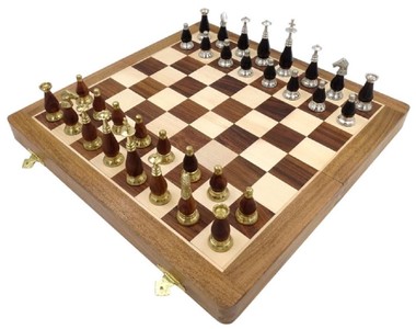 Casa Padrino conjunto de ajedrez de lujo marrón / beige / plata / oro 40 x 40 cm - Ajedrez de madera plegable - Tablero de ajedrez de madera con piezas de ajedrez de latón - Accesorios de lujo
