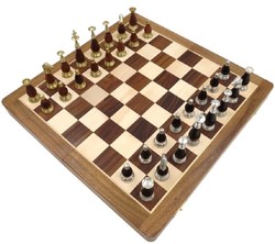 Casa Padrino conjunto de ajedrez de lujo marrón / beige / plata / oro 40 x 40 cm - Ajedrez de madera plegable - Tablero de ajedrez de madera con piezas de ajedrez de latón - Accesorios de lujo